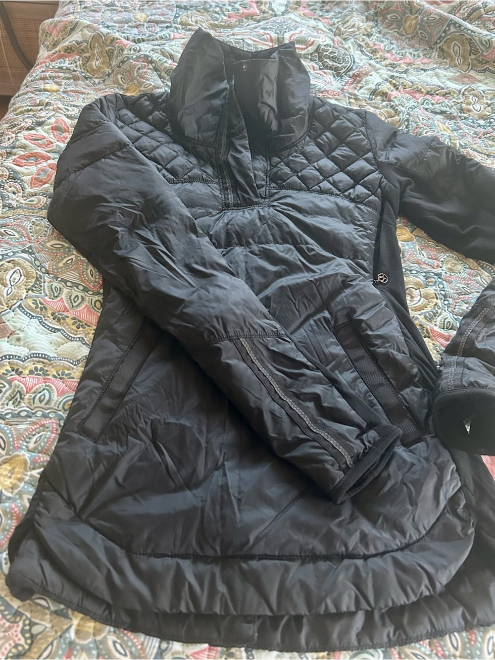 lululemon athletica Black Quilted Pullover Puffer